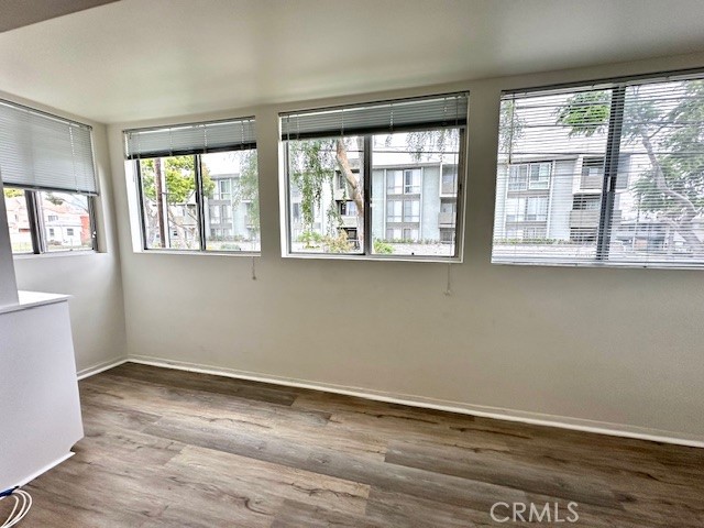 https://media.crmls.org/medias/7381f1d0-ae07-4808-aae7-64be483b5c10.jpg?preset=X-Large