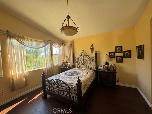 Detail Gallery Image 8 of 13 For 1045 La Marillo Cir, Corona,  CA 92879 - 4 Beds | 3 Baths