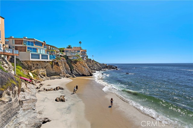 Detail Gallery Image 10 of 27 For 2037 S Coast Hwy #11,  Laguna Beach,  CA 92651 - 2 Beds | 1 Baths