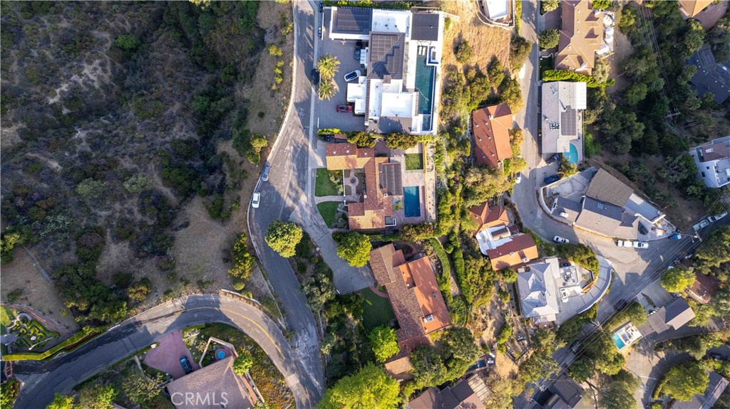 https://media.crmls.org/medias/7384cb8b-9400-4754-94e7-9d70cc7c67d6.jpg?preset=X-Large