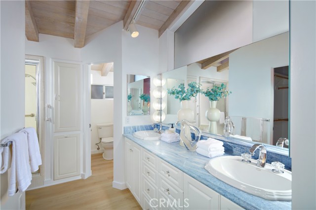 Detail Gallery Image 23 of 33 For 3024 Breakers Dr, Corona Del Mar,  CA 92625 - 7 Beds | 5/1 Baths