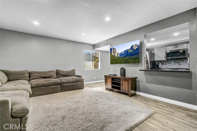 Detail Gallery Image 11 of 41 For 1135 Rosecrans 30a,  Fullerton,  CA 92833 - 2 Beds | 2 Baths