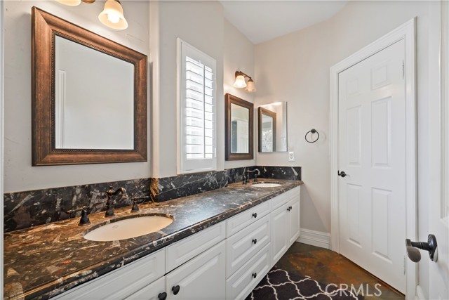 29123 Black Pine Way, Saugus CA: https://media.crmls.org/medias/7385f2d3-d86a-42fa-b0dd-8d96e1273976.jpg