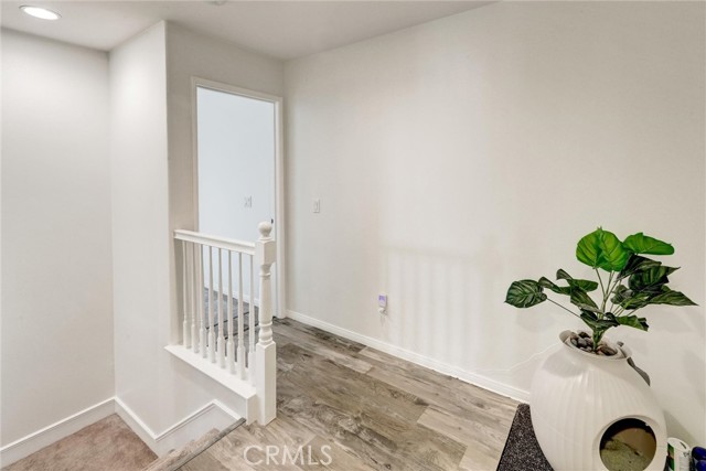 13576 Oxford Ct, Chino CA: https://media.crmls.org/medias/73861c71-b3d9-4ce6-941c-508ca326bf4b.jpg