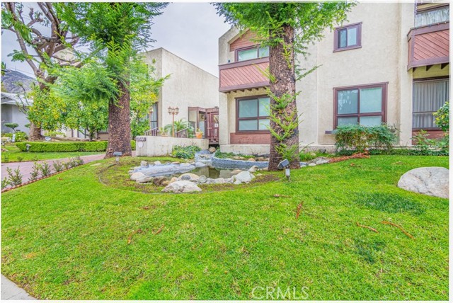 Detail Gallery Image 3 of 42 For 1244 Valley View Rd #129,  Glendale,  CA 91202 - 2 Beds | 2/1 Baths