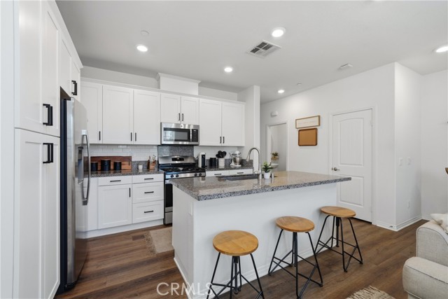 Detail Gallery Image 11 of 38 For 14562 Sienna Pl, Corona,  CA 92880 - 3 Beds | 2/1 Baths