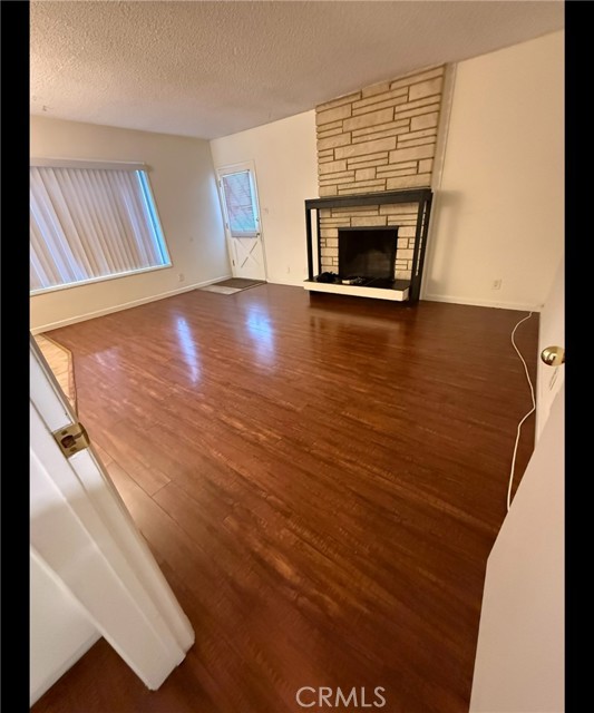 Detail Gallery Image 3 of 12 For 6134 Hazeltine Ave #6,  Van Nuys,  CA 91401 - 2 Beds | 1 Baths