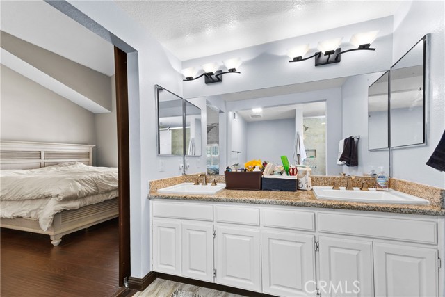 12162 Napoli Drive, Cerritos CA: https://media.crmls.org/medias/738914d2-27b6-452b-b02e-f26267367033.jpg