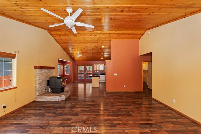 Detail Gallery Image 9 of 44 For 518 E Fairway Bld, Big Bear City,  CA 92314 - 3 Beds | 2 Baths