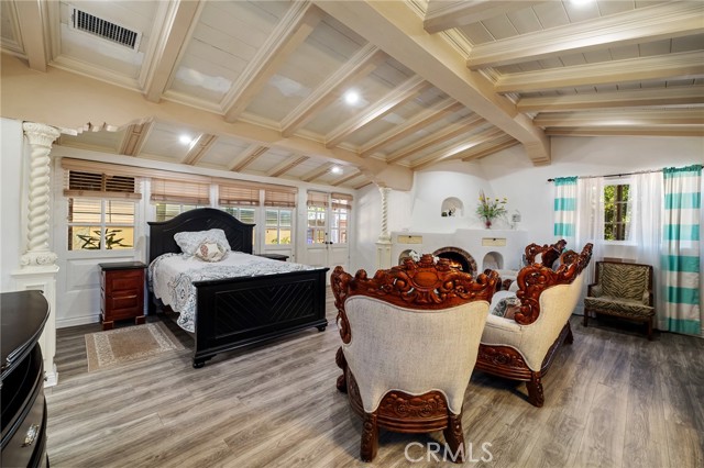 1729 W 51st Place, Los Angeles CA: https://media.crmls.org/medias/738a5947-92cb-441f-be32-175f9f2f2538.jpg