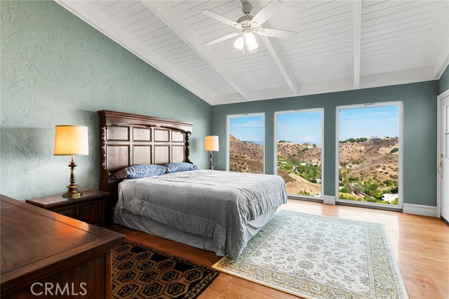 34 sage, Bell Canyon CA: https://media.crmls.org/medias/738b0862-e433-4737-8708-bbcb2f52f0ed.jpg