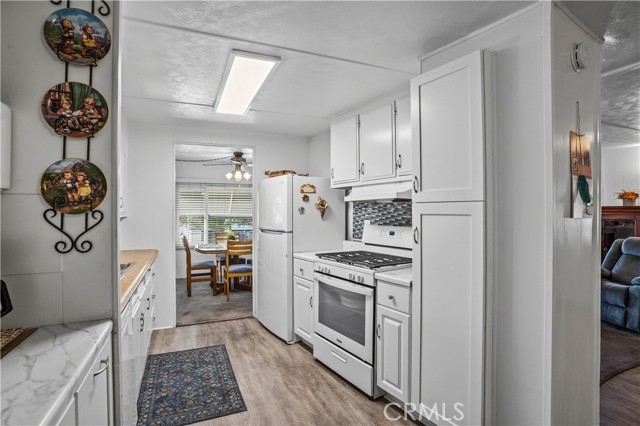 Detail Gallery Image 10 of 46 For 322 N. Lyon Ave #67,  Hemet,  CA 92543 - 2 Beds | 2 Baths