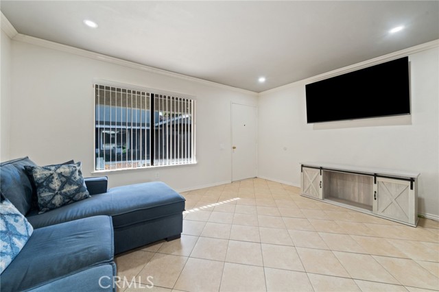 Detail Gallery Image 6 of 24 For 2443 Deodar St #2,  Santa Ana,  CA 92705 - 2 Beds | 1/1 Baths