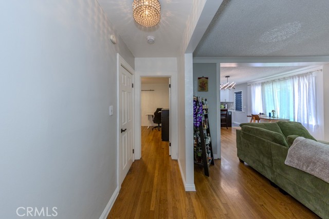 4712 Townsend Avenue, Los Angeles CA: https://media.crmls.org/medias/738c9433-1c3d-4b24-85f1-3e13d7046c41.jpg