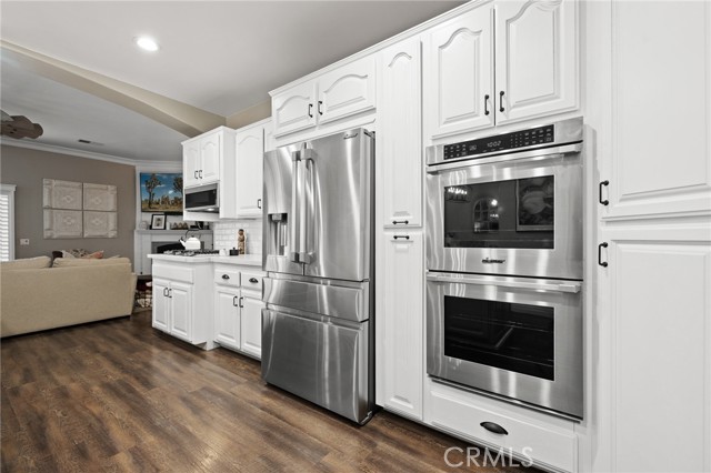 31502 Emperor Drive, Canyon Lake CA: https://media.crmls.org/medias/738ca591-47b3-4551-b965-e6f1a7b25c71.jpg