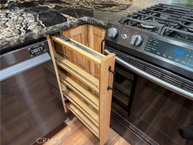 Detail Gallery Image 9 of 37 For 4787 Boardwalk Dr, Riverside,  CA 92503 - 5 Beds | 2 Baths