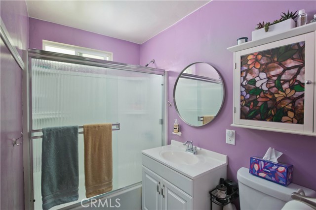23329 Raymond Street, Chatsworth CA: https://media.crmls.org/medias/738d71fa-1174-48e9-98db-c8bfe59fc8ca.jpg