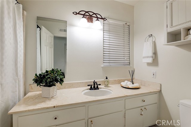 Detail Gallery Image 20 of 30 For 26134 Roymor Dr, Calabasas,  CA 91302 - 4 Beds | 3 Baths