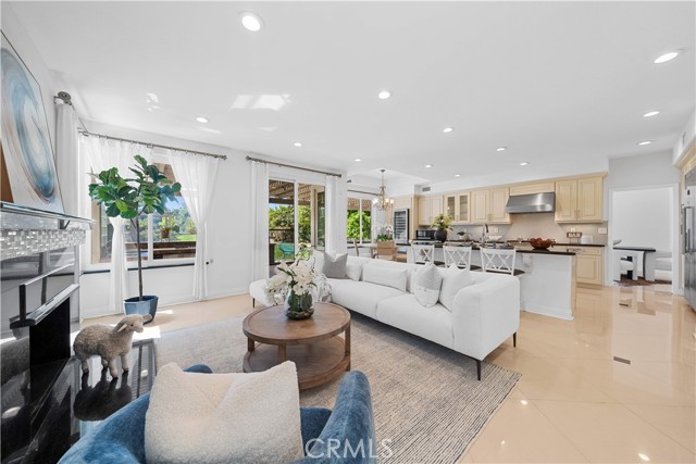 18178 Wellington Lane, Rowland Heights CA: https://media.crmls.org/medias/738d7cce-7e22-4033-b9ae-cf72f646ac17.jpg