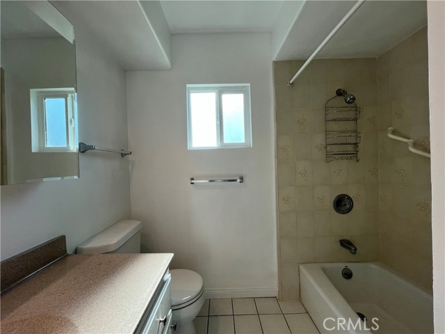 Detail Gallery Image 7 of 13 For 24101 Victory, West Hills,  CA 91307 - 3 Beds | 2 Baths