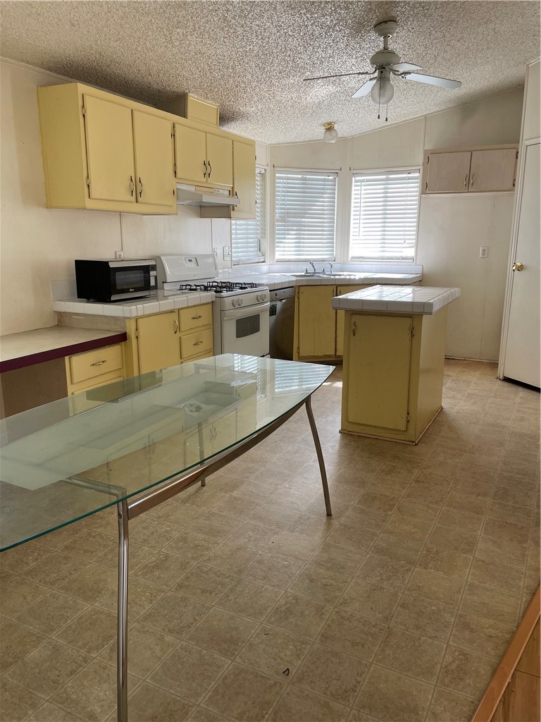 Detail Gallery Image 14 of 24 For 5800 Hamner Ave #583,  Corona,  CA 91752 - 3 Beds | 2 Baths