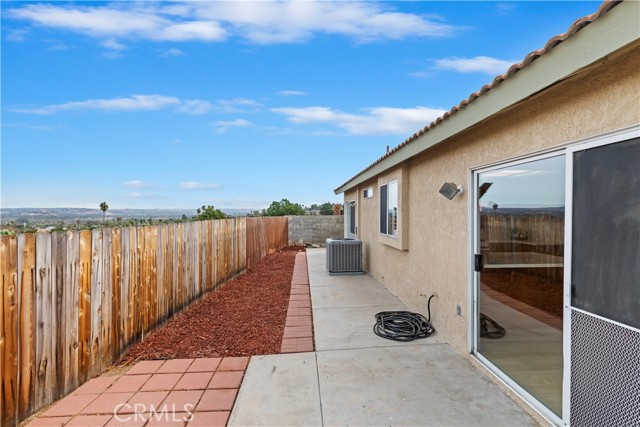 Detail Gallery Image 28 of 39 For 4296 Estrada Dr, Jurupa Valley,  CA 92509 - 3 Beds | 2 Baths