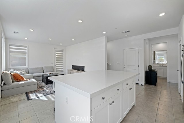 Detail Gallery Image 17 of 57 For 236 Yerba, Irvine,  CA 92618 - 4 Beds | 3/1 Baths