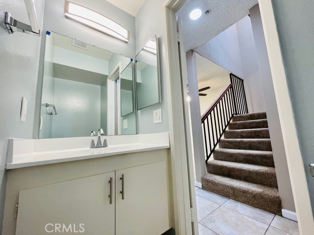 Detail Gallery Image 7 of 22 For 17181 Elm St #1,  Huntington Beach,  CA 92647 - 3 Beds | 2/1 Baths