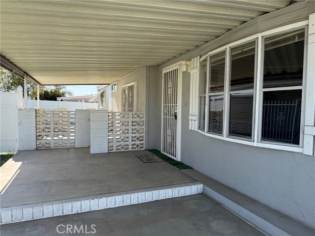 Detail Gallery Image 2 of 14 For 1083 via Del Mesa, Hemet,  CA 92543 - 2 Beds | 2 Baths