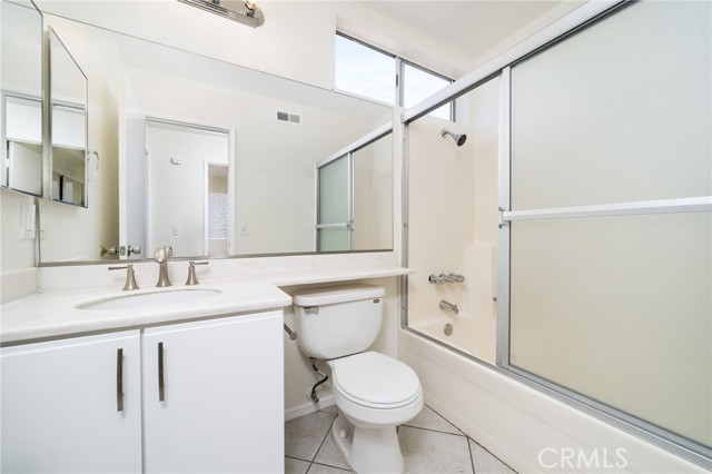 11500 Winery Drive, Fontana CA: https://media.crmls.org/medias/738f332c-2c74-44a2-825f-45315ea1b79c.jpg