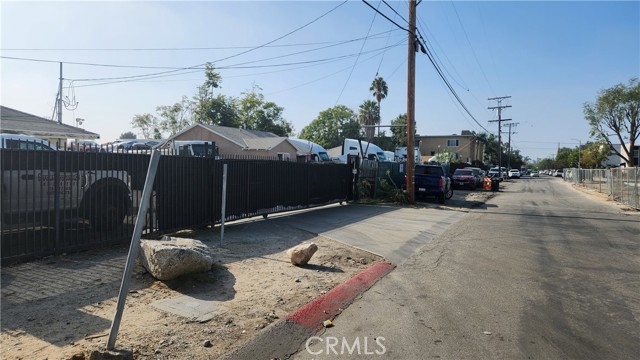 Detail Gallery Image 11 of 14 For 11942 Allegheny St, Sun Valley,  CA 91352 - – Beds | – Baths