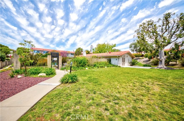 31 Via Sevilla, Rolling Hills Estates CA: https://media.crmls.org/medias/739034c8-e3c1-4e60-b706-f8479034245e.jpg
