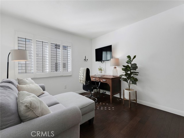 Detail Gallery Image 5 of 27 For 11806 Moorpark #C,  Studio City,  CA 91604 - 4 Beds | 3 Baths