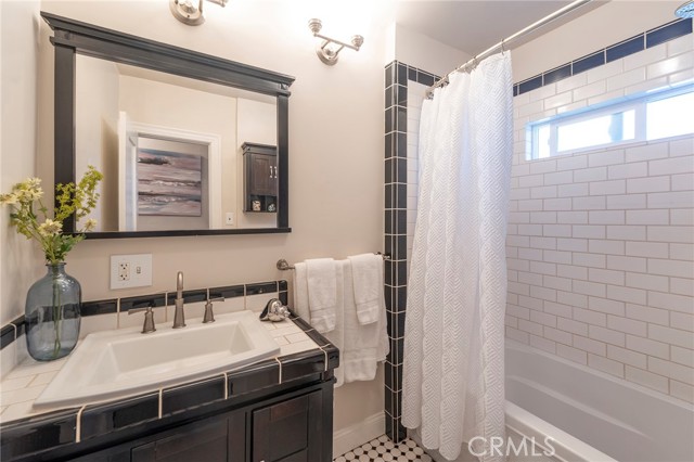 Detail Gallery Image 24 of 65 For 70 Roswell Ave, Long Beach,  CA 90803 - 4 Beds | 2 Baths