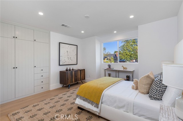 Detail Gallery Image 27 of 45 For 5537 Sunnyslope Ave, Sherman Oaks,  CA 91401 - 4 Beds | 4/1 Baths