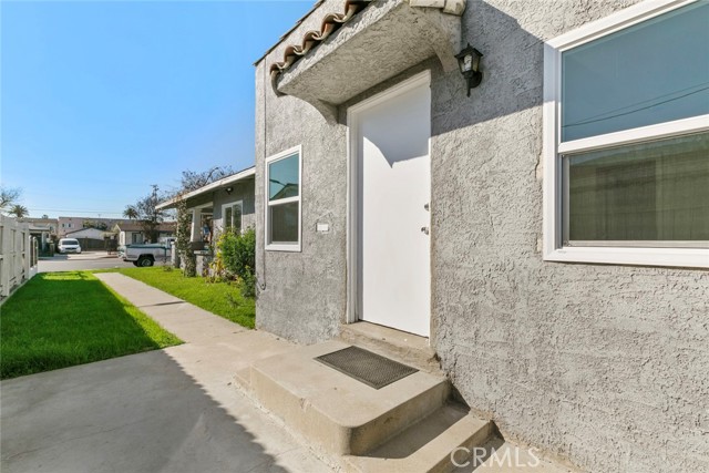 7018 Miles Avenue, Huntington Park, California 90255, ,Multi-Family,For Sale,Miles,SR25042066