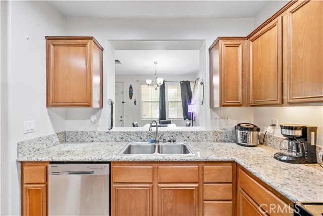 Detail Gallery Image 9 of 32 For 471 Green River St, Oxnard,  CA 93036 - 4 Beds | 2/1 Baths