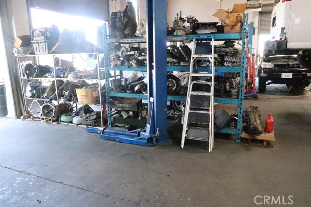38950 30th E Street, Palmdale CA: https://media.crmls.org/medias/739414c1-46da-4f48-b67d-6e3c286c50bb.jpg