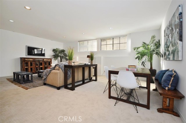 109 Guadalupe Avenue, Redondo Beach, California 90277, 4 Bedrooms Bedrooms, ,2 BathroomsBathrooms,Residential,Sold,Guadalupe,PV17120512