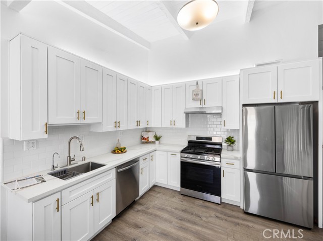 7924 Woodman Avenue, Panorama City CA: https://media.crmls.org/medias/739571b8-8dfb-49fd-8f47-f054391752b3.jpg