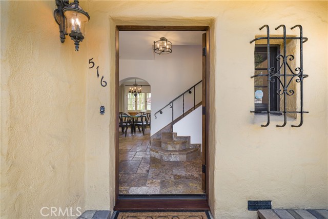 Detail Gallery Image 5 of 63 For 516 E Stocker St, Glendale,  CA 91207 - 4 Beds | 3 Baths