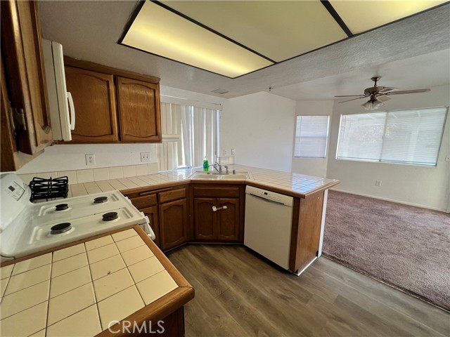 Detail Gallery Image 3 of 27 For 14629 Mountain High Dr, Fontana,  CA 92337 - 4 Beds | 2/1 Baths