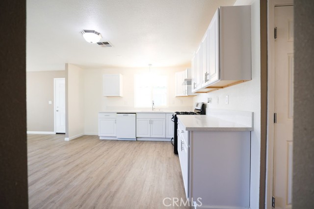 Detail Gallery Image 11 of 26 For 315 North Palomar Avenue, San Jacinto,  CA 92582 - 2 Beds | 2 Baths