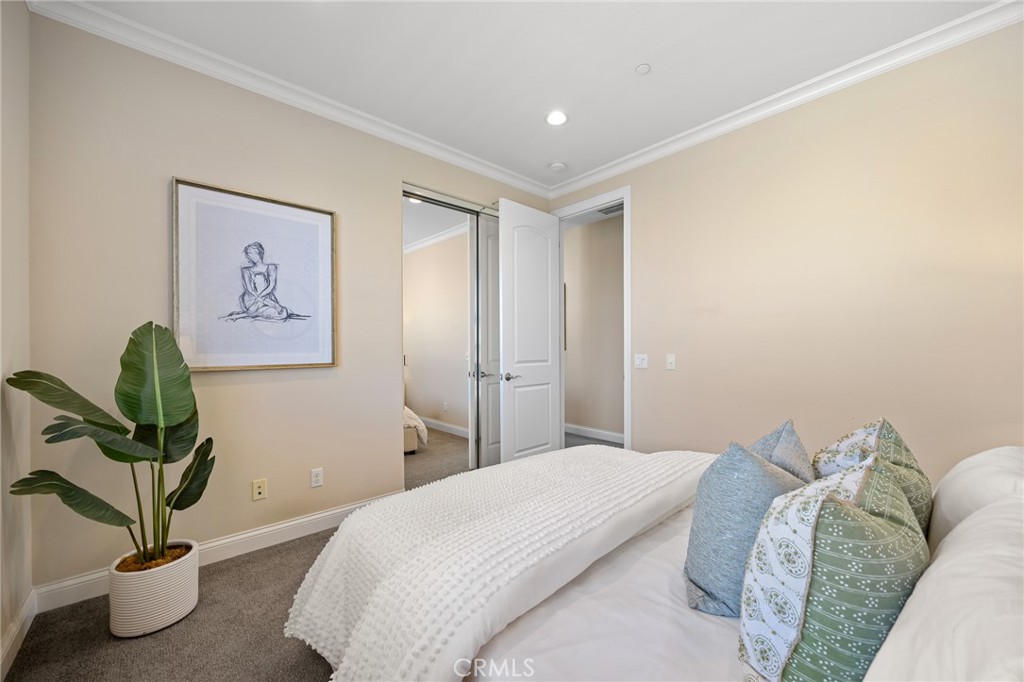 MLS #OC25274219 image #25