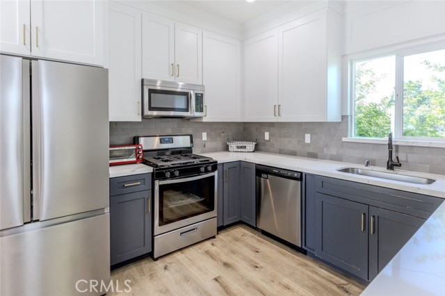 25101 Vermont Drive, Newhall CA: https://media.crmls.org/medias/73963d8f-3f25-4db0-a327-3635770967c9.jpg