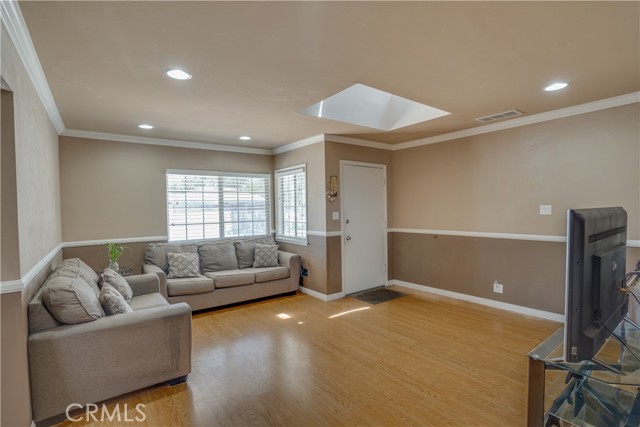 2304 W Flower Avenue, Fullerton CA: https://media.crmls.org/medias/739695fd-426a-4bfa-b0ae-2c4f81f15cd0.jpg