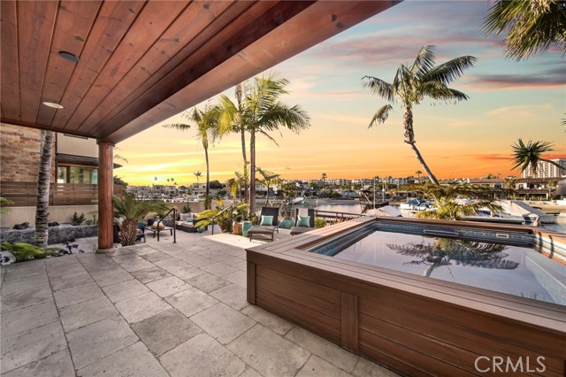 3908 Channel Place, Newport Beach CA: https://media.crmls.org/medias/73986ba7-c1c2-4c60-944c-4f98ee0326ed.jpg