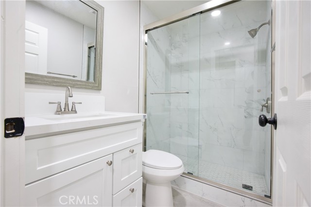 Detail Gallery Image 7 of 20 For 700 W 3rd St #A108,  Santa Ana,  CA 92701 - 2 Beds | 2 Baths