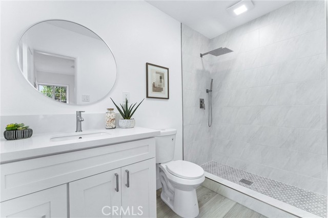 765 Loma Avenue, Long Beach CA: https://media.crmls.org/medias/7398d86d-7ec4-4373-8a1c-547bec712b55.jpg