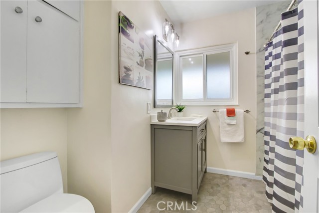 Detail Gallery Image 18 of 44 For 927 Alta Loma Dr, Corona,  CA 92882 - 4 Beds | 2 Baths